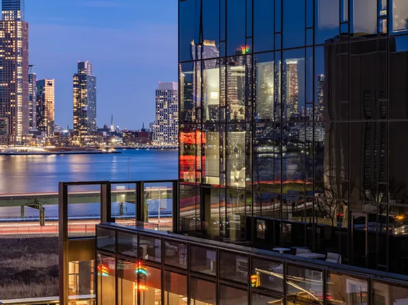 685 First Avenue image 1 of 20