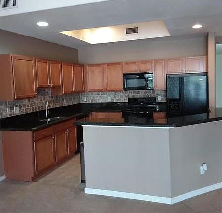 4th image of 10400 SW Stephanie Way #5205