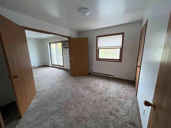 4th image of 911 W 3rd St #212