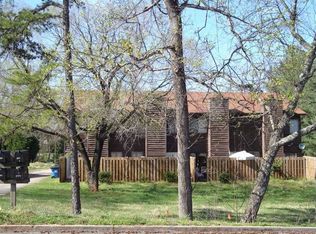 1272 Lowe Ln, Roswell, GA
