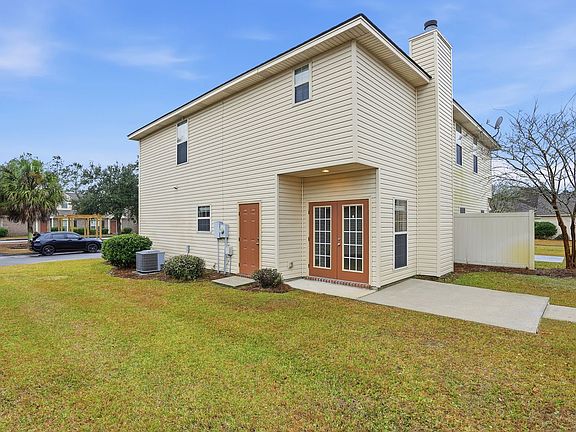 3rd image of 108 Coach House Sq Lot 329