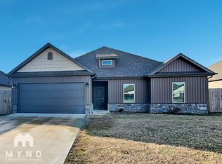 1021 Pebble Pass, Centerton, AR 72719