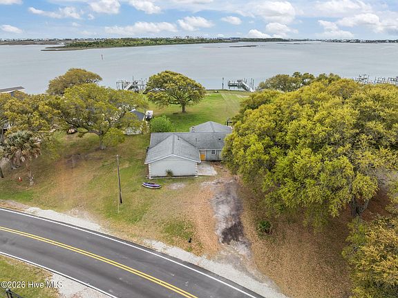 3rd image of 246 Swan Point Road
