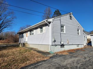 99 Bloomingdale Rd, Quaker Hill, CT 06375