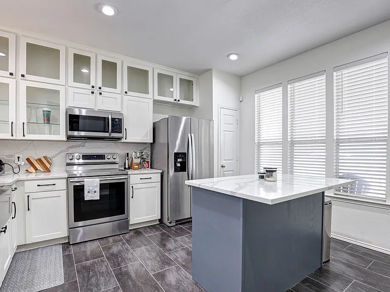 10716 Traymore Dr — Photo 23