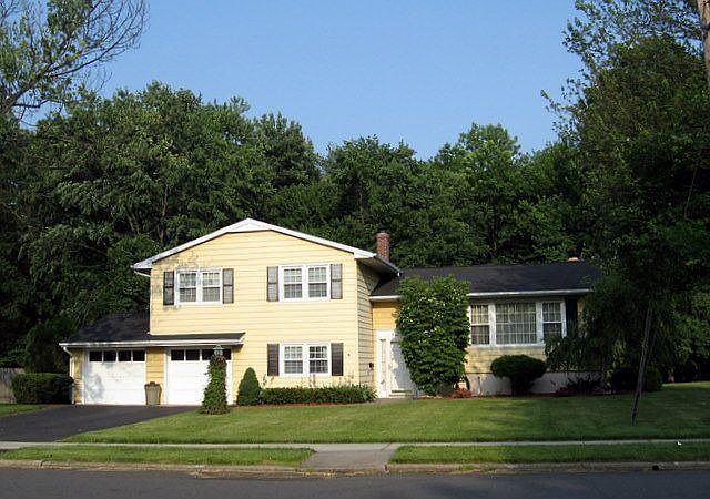 2nd image of 33 Princeton Rd