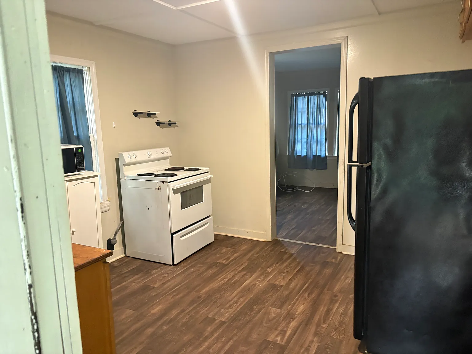 2 bed, 700 sqft, $700 — Photo 2