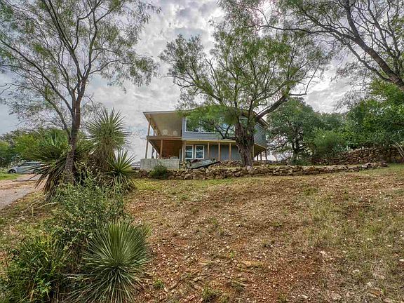 2nd image of 876 Sandy Mountain Dr