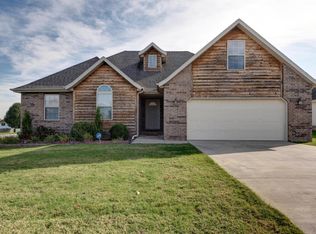 5524 S Pinehurst Ave, Springfield, MO 65810