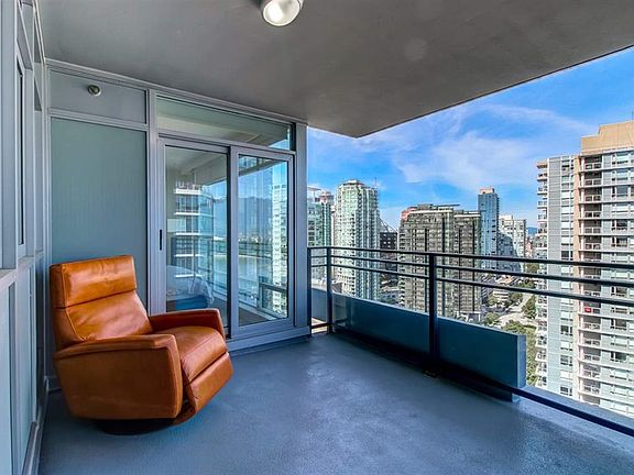 5th image of 1205 Hastings St W #2402