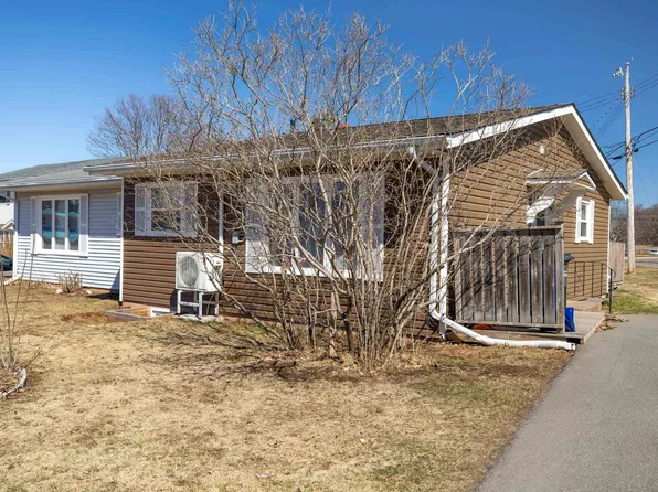 4 Corrigan Ct, Charlottetown, PE C1A 8N5