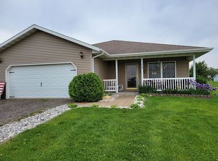 419 Maple Ln, North English, IA 52316