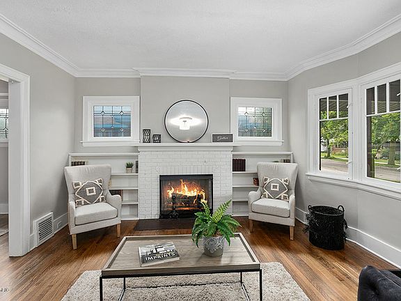 4th image of 1230 Thomas St SE