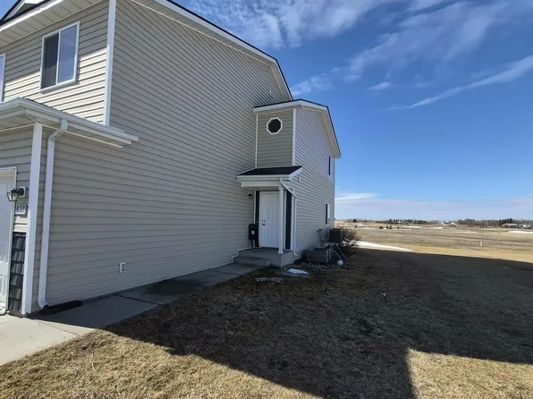822 Knife River Dr, Stanley, ND 58784