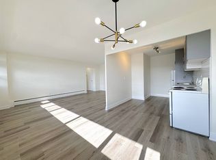 17 Gulliver Rd #U606, Toronto, ON M6M2M3