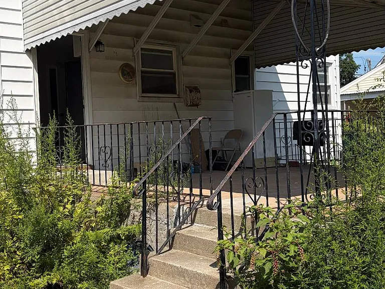 158 Burns Ave — Photo 8