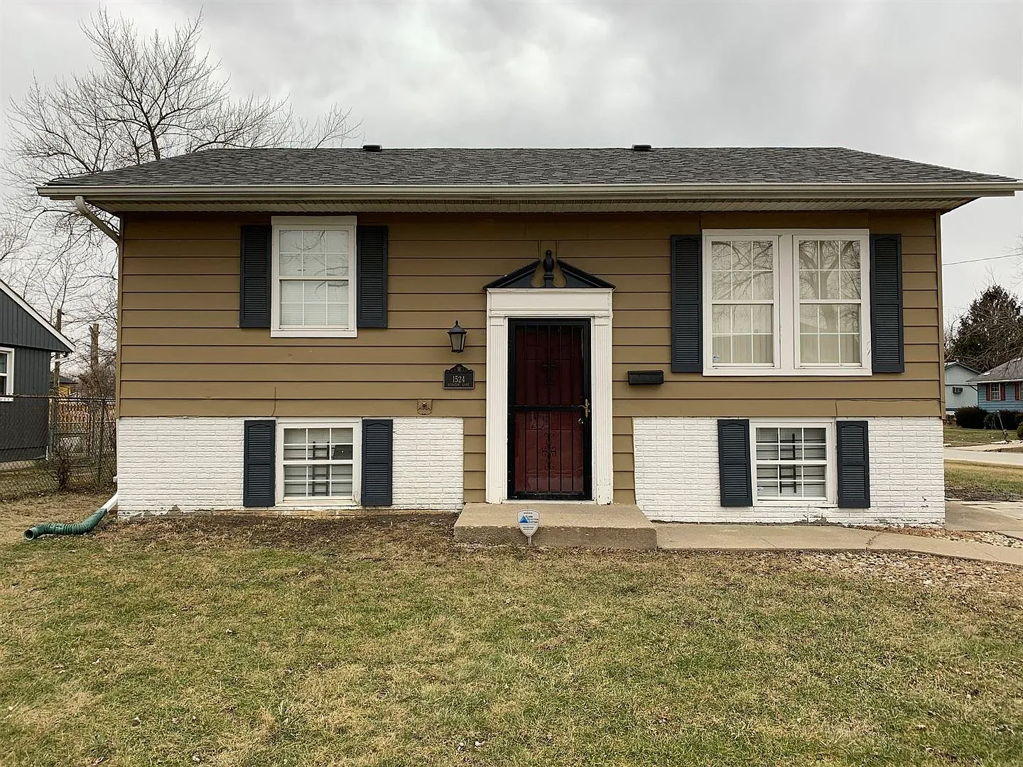 1524 Senator Ln photo 1