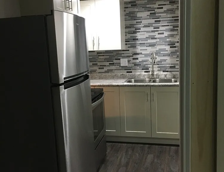 1215 Sylvan St #11 — Photo 11