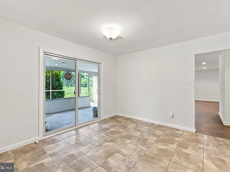 2 Barnwell Ln — Photo 5
