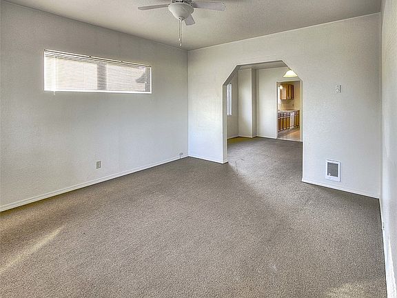 4th image of 1118 S Sheridan Ave