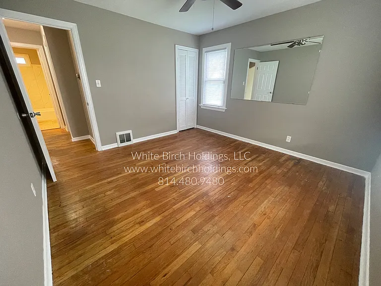 758 E 34th St — Photo 10