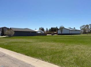 905 Red Willow Dr, Frazee, MN 56544