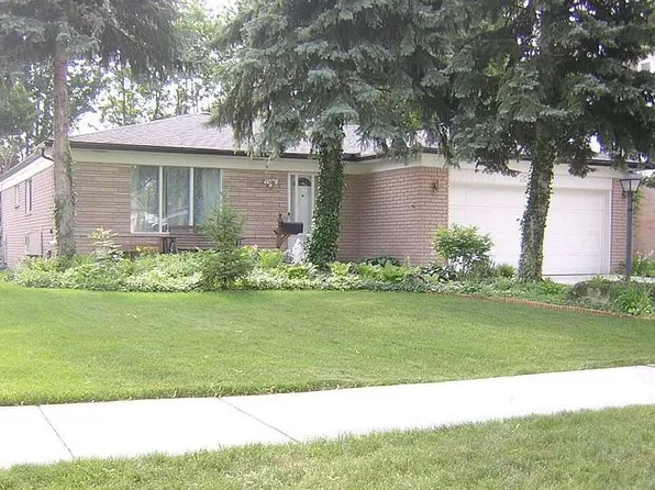 33136 Breckenridge Dr, Sterling Heights, MI 48310