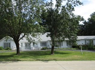 14087 Ladue Rd, Chesterfield, MO 63017