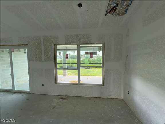 5th image of 224 NW 23rd Ave