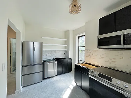 Rented by Pear NYC LLC | media 29
