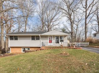 909 Crestwood Dr, Staunton, VA 24401