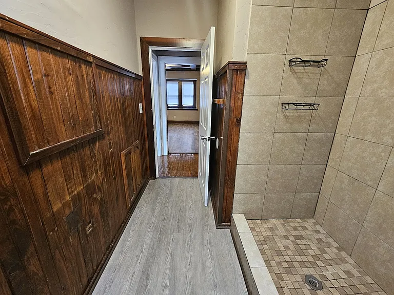 2915 N Harvey Pkwy — Photo 28