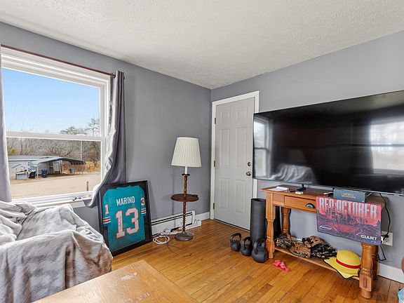 4th image of 624 Hodsdon Road