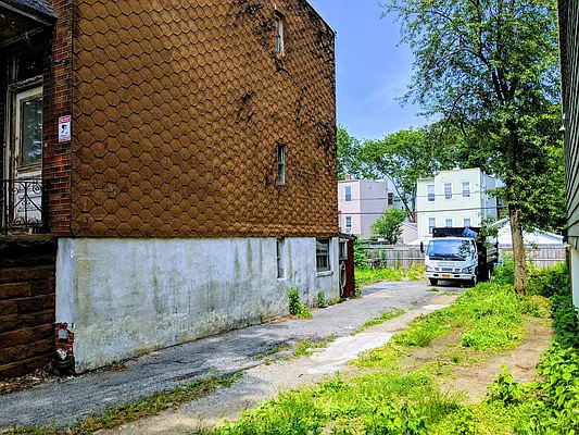 Sold by Prime America Real Estate Inc | media 6