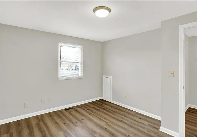 278 Walnut St #7 — Photo 13