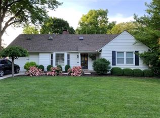 2708 W 73rd St, Prairie Village, KS 66208