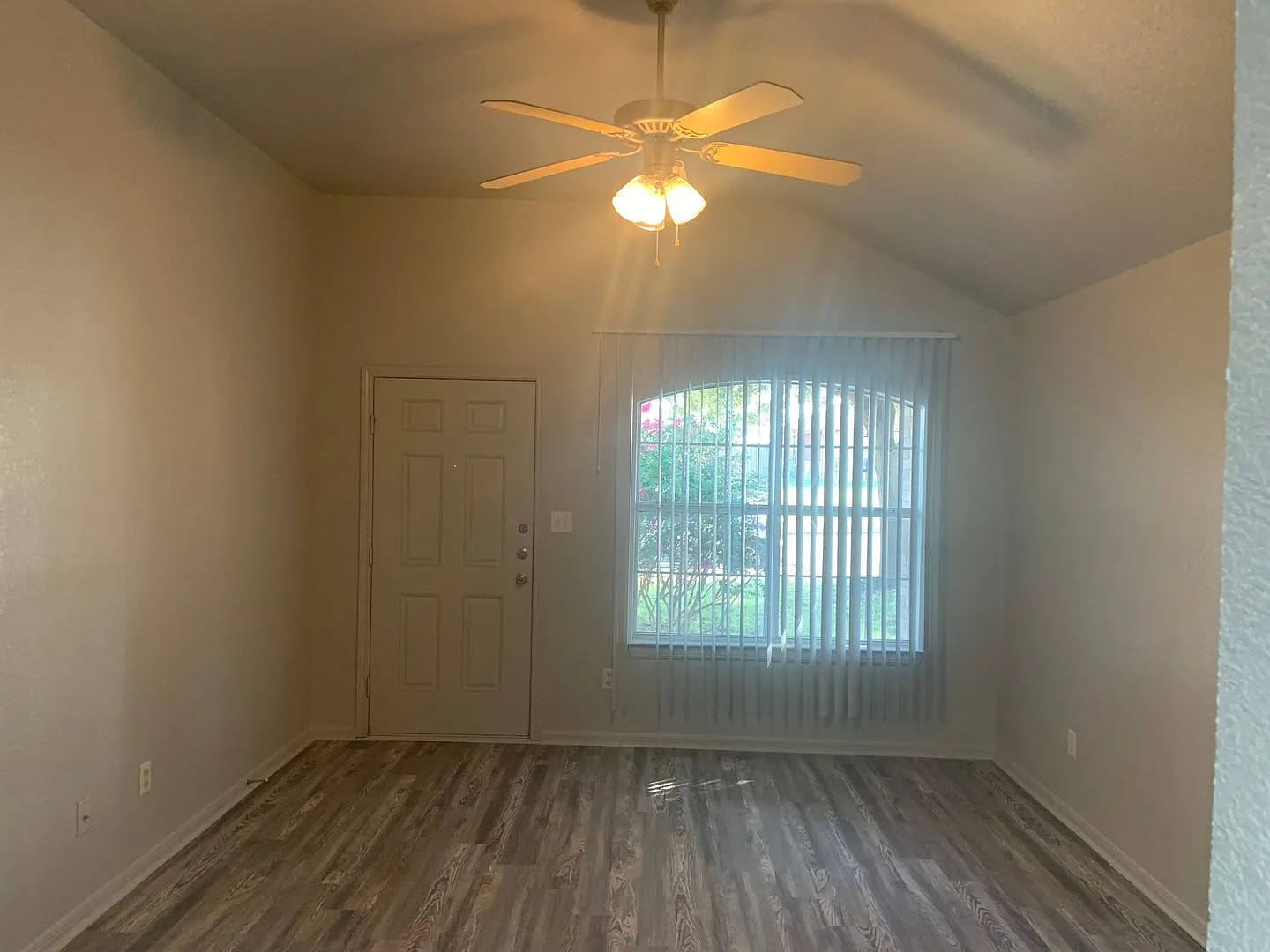 4707 John David Drive — Photo 2
