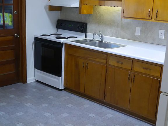 3rd image of 802 Nella Ct #B