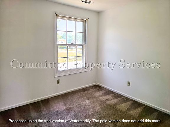 5th image of 19342 Moross Rd