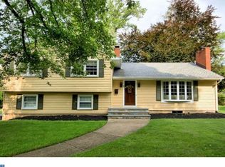 5 Woodhampton Dr, Ewing, NJ 08638