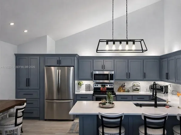 1050 Summit Trail Cir APT B, West Palm Beach, FL 33415