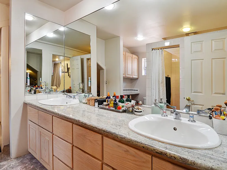2215 Yale Ave E #Penthouse P — Photo 13