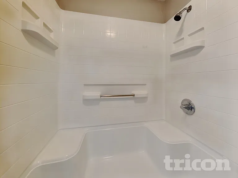 13307 Venice Cir — Photo 9