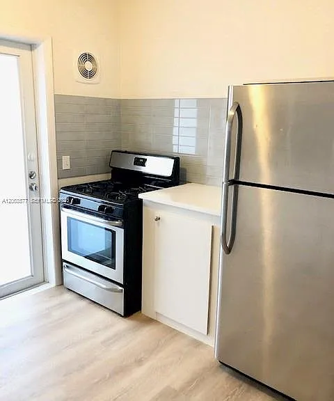 105 S Shore Dr #5 — Photo 3