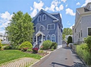 561 Penfield Rd, Fairfield, CT 06824