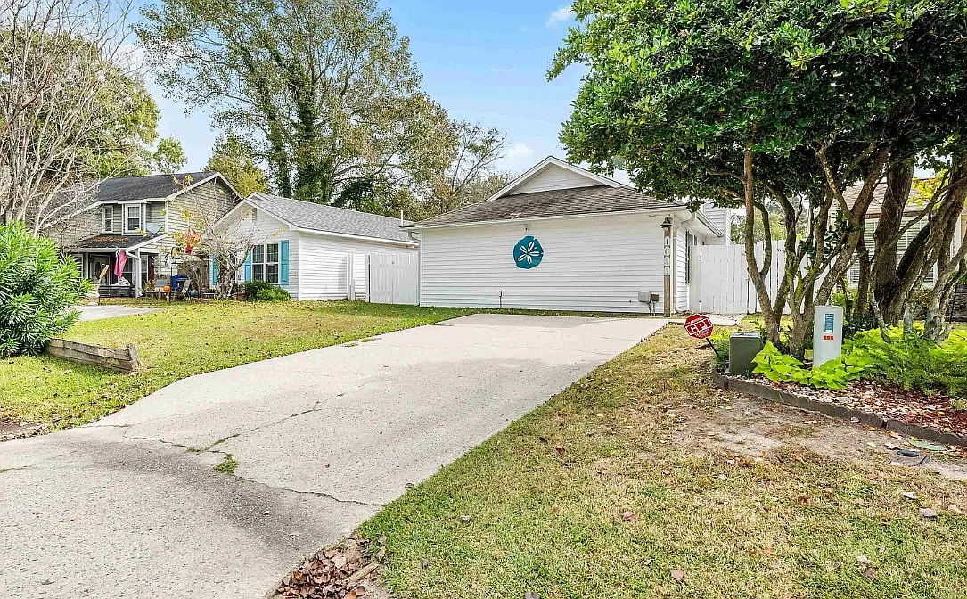 1644 Stuart Square Circle - 1 — Photo 1