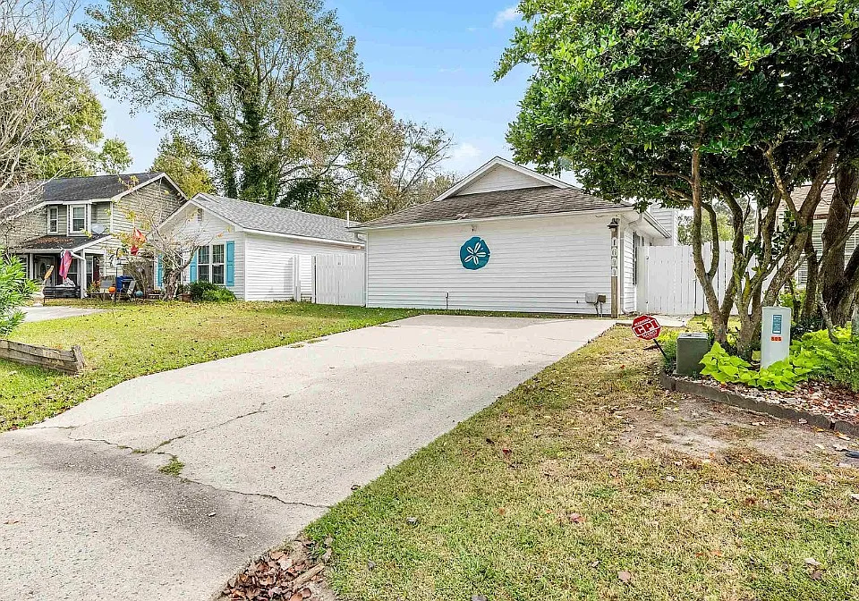 1644 Stuart Square Cir