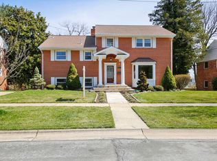 9911 Belhaven Rd, Bethesda, MD 20817