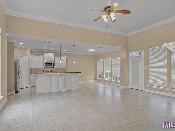 5th image of 9073 Willow Point Dr