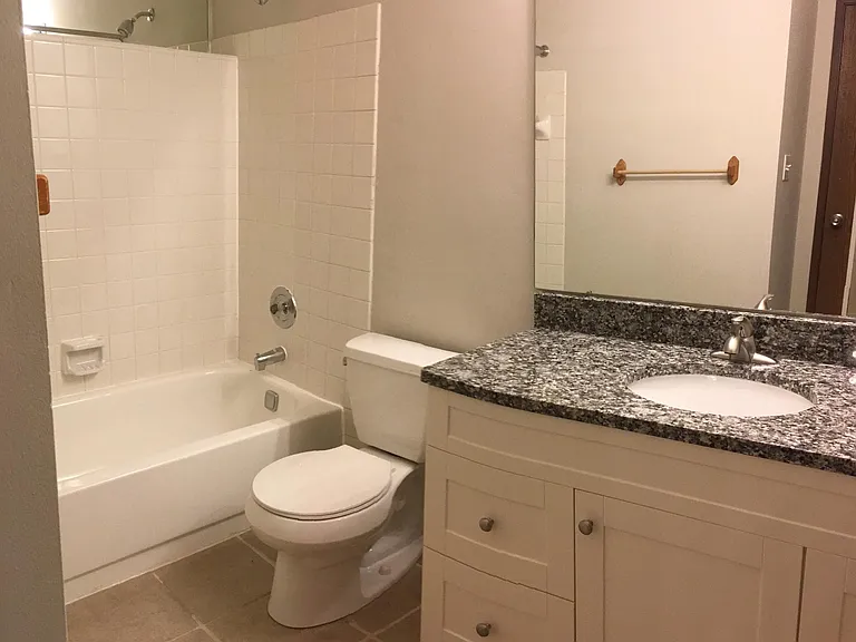 1374 E Wyndham Cir #202 — Photo 15